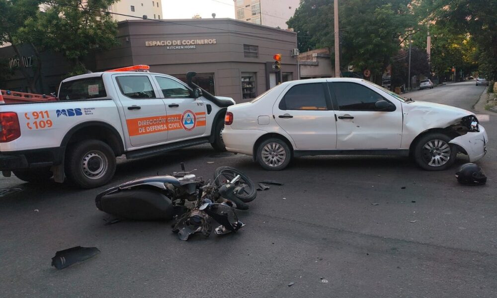 Accidente matutino en Sarmiento y Zapiola: un motociclista herido