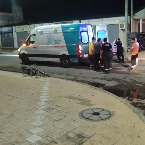 Choque en el Barrio San Martín: un ciclista sufrió traumatismo de cráneo