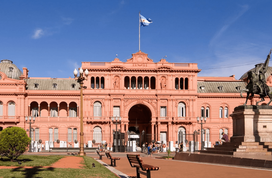 Cooperación financiera: Estados Unidos asistió a la Argentina con 808 millones de dólares para cumplir con el FMI