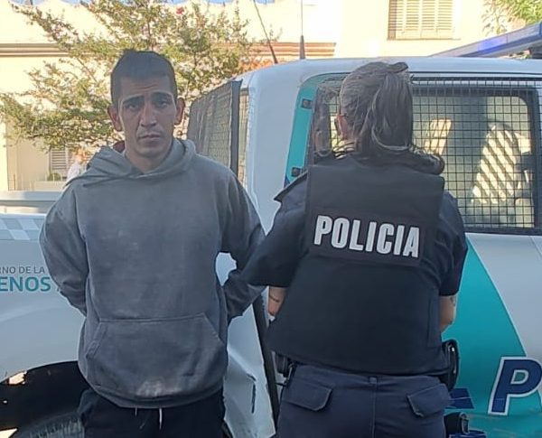 Detenido tras un asalto armado: le robó el celular con un Tramontina a un joven en Bahía Blanca